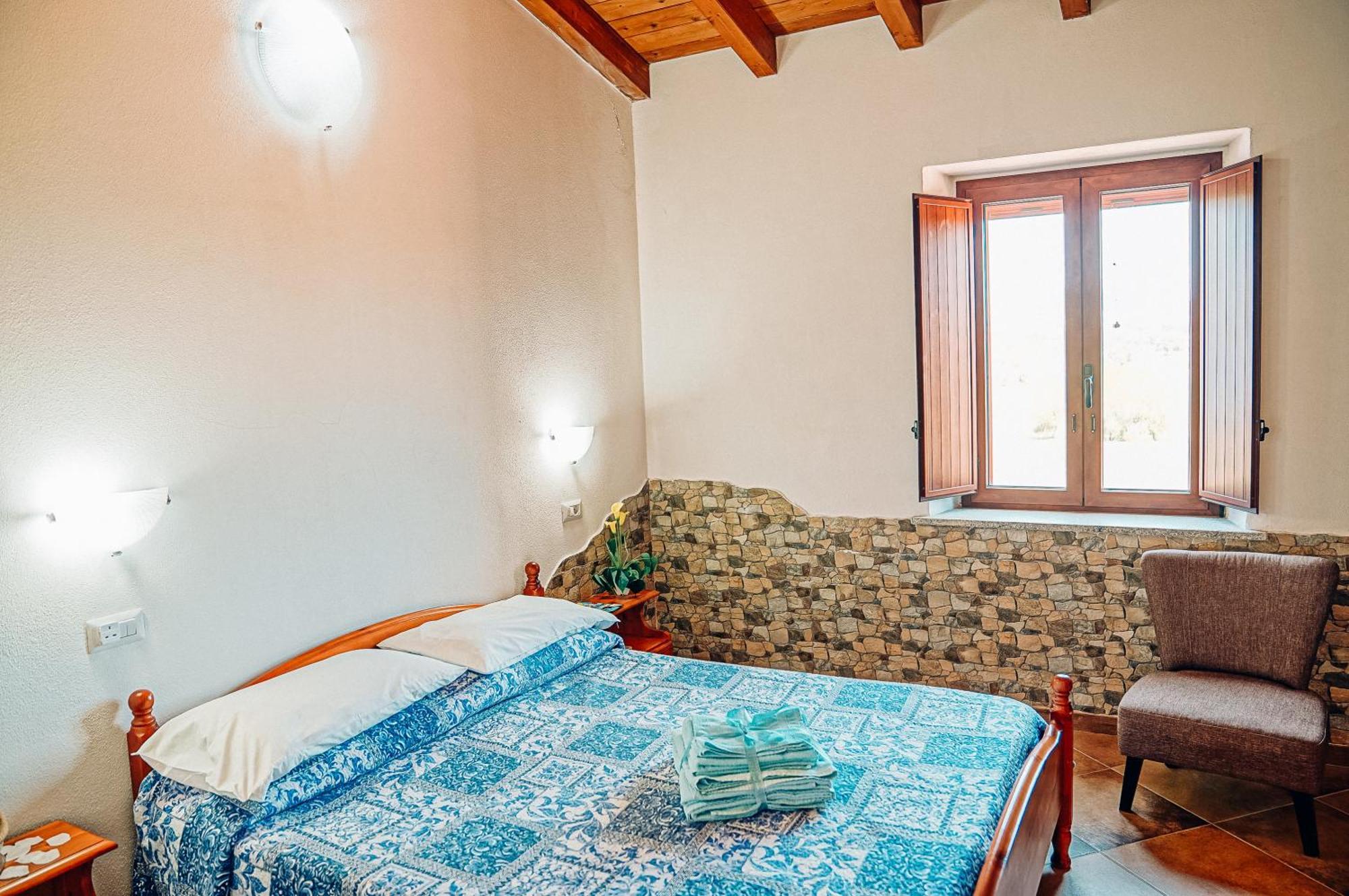 Agriturismo Rocce Bianche Arbus Exterior foto
