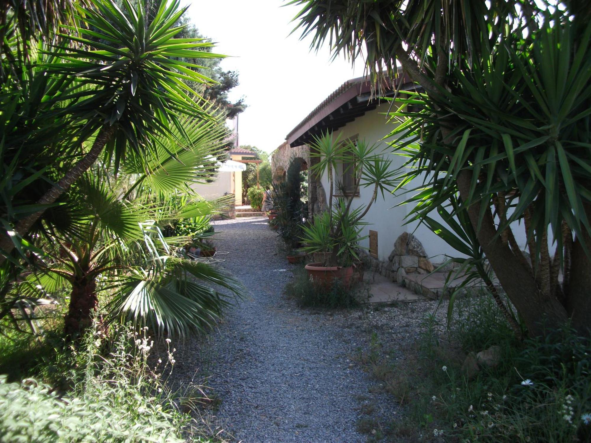 Agriturismo Rocce Bianche Arbus Exterior foto